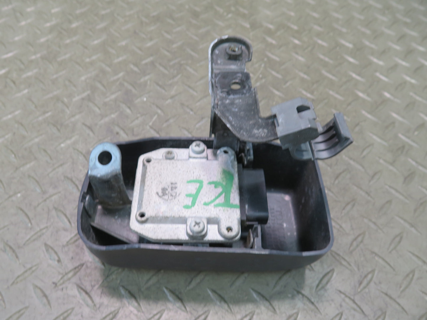 95-97 Toyota Celsior Lexus LS400 Ignition Control Module Igniter w Cover OEM