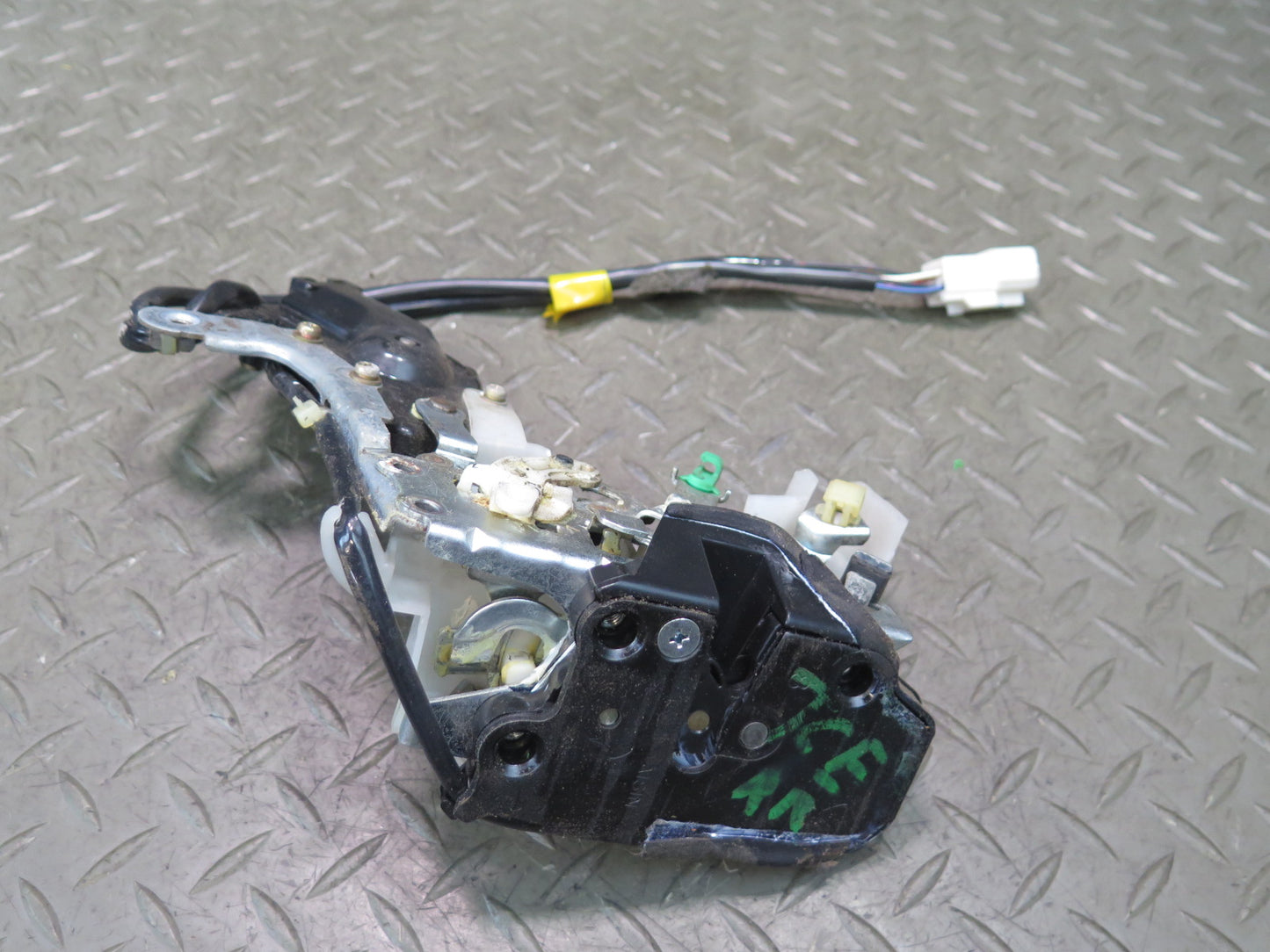 95-97 Toyota Celsior Lexus LS400 UCF20 Rear Right Door Lock Latch Actuator OEM
