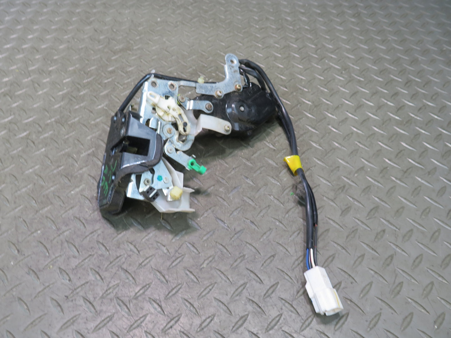 95-97 Toyota Celsior Lexus LS400 UCF20 Rear Right Door Lock Latch Actuator OEM