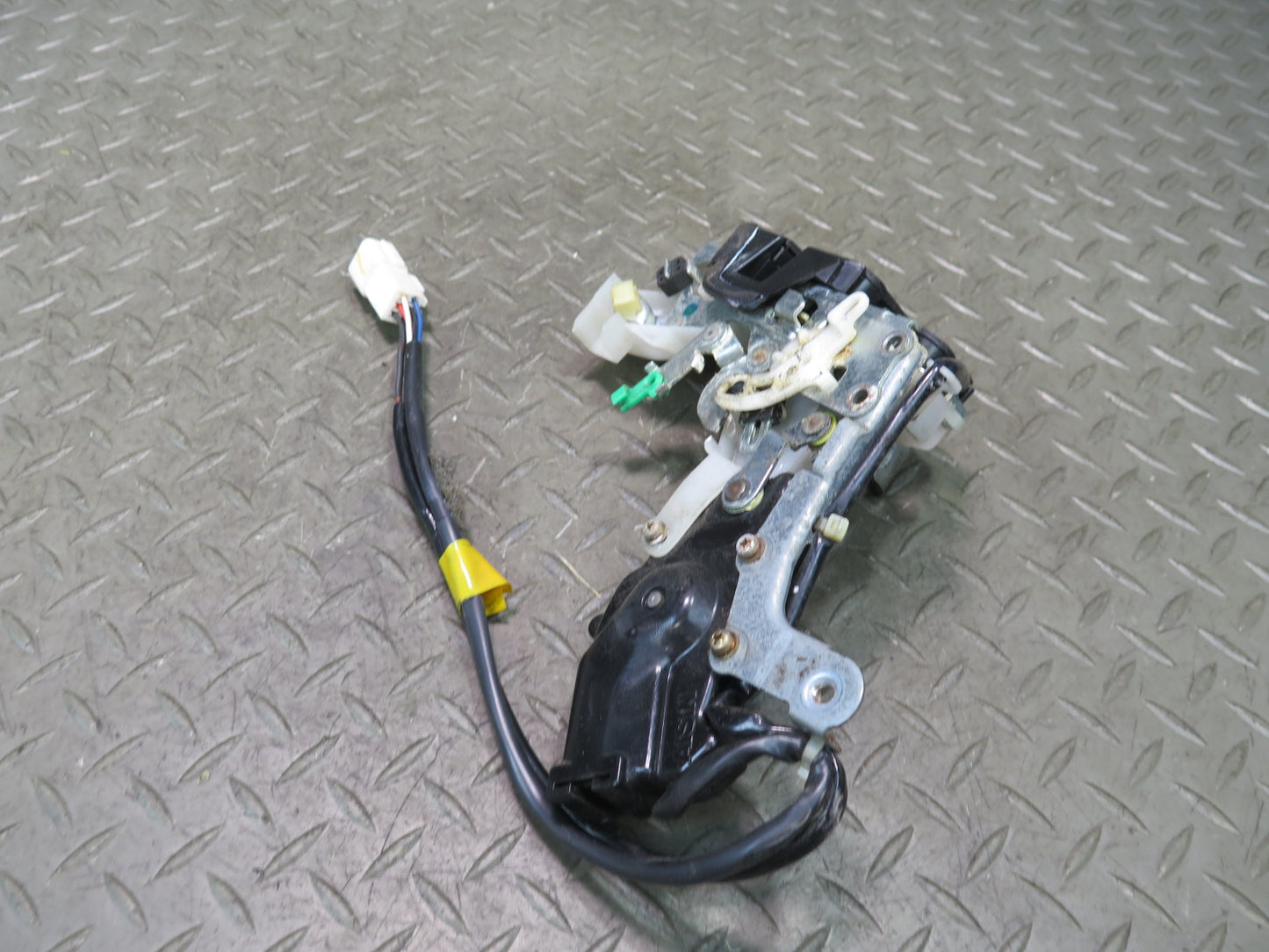 95-97 Toyota Celsior Lexus LS400 UCF20 Rear Right Door Lock Latch Actuator OEM