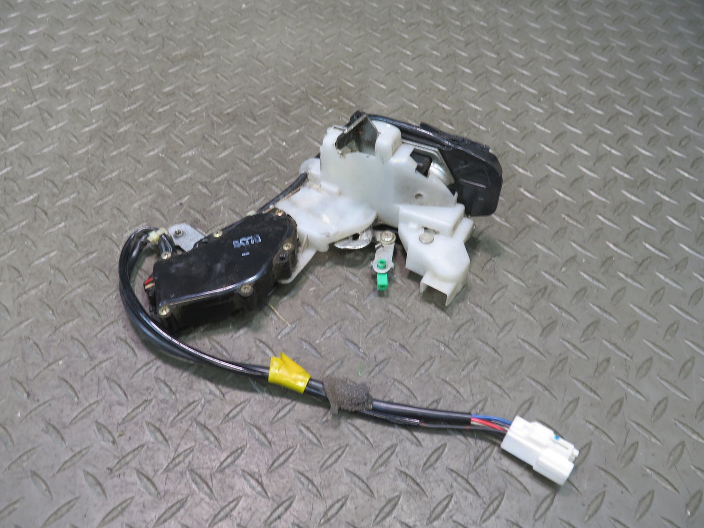 95-97 Toyota Celsior Lexus LS400 UCF20 Rear Right Door Lock Latch Actuator OEM