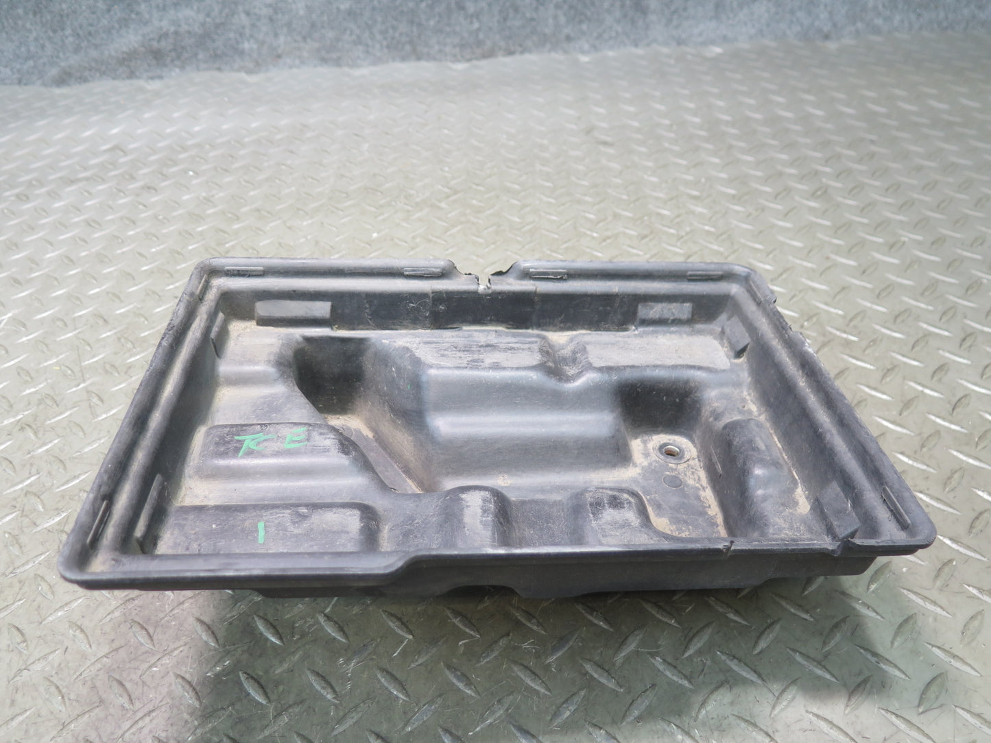 95-00 Toyota Celsior Lexus LS400 UCF20 Battery Tray Holder Bracket Support OEM