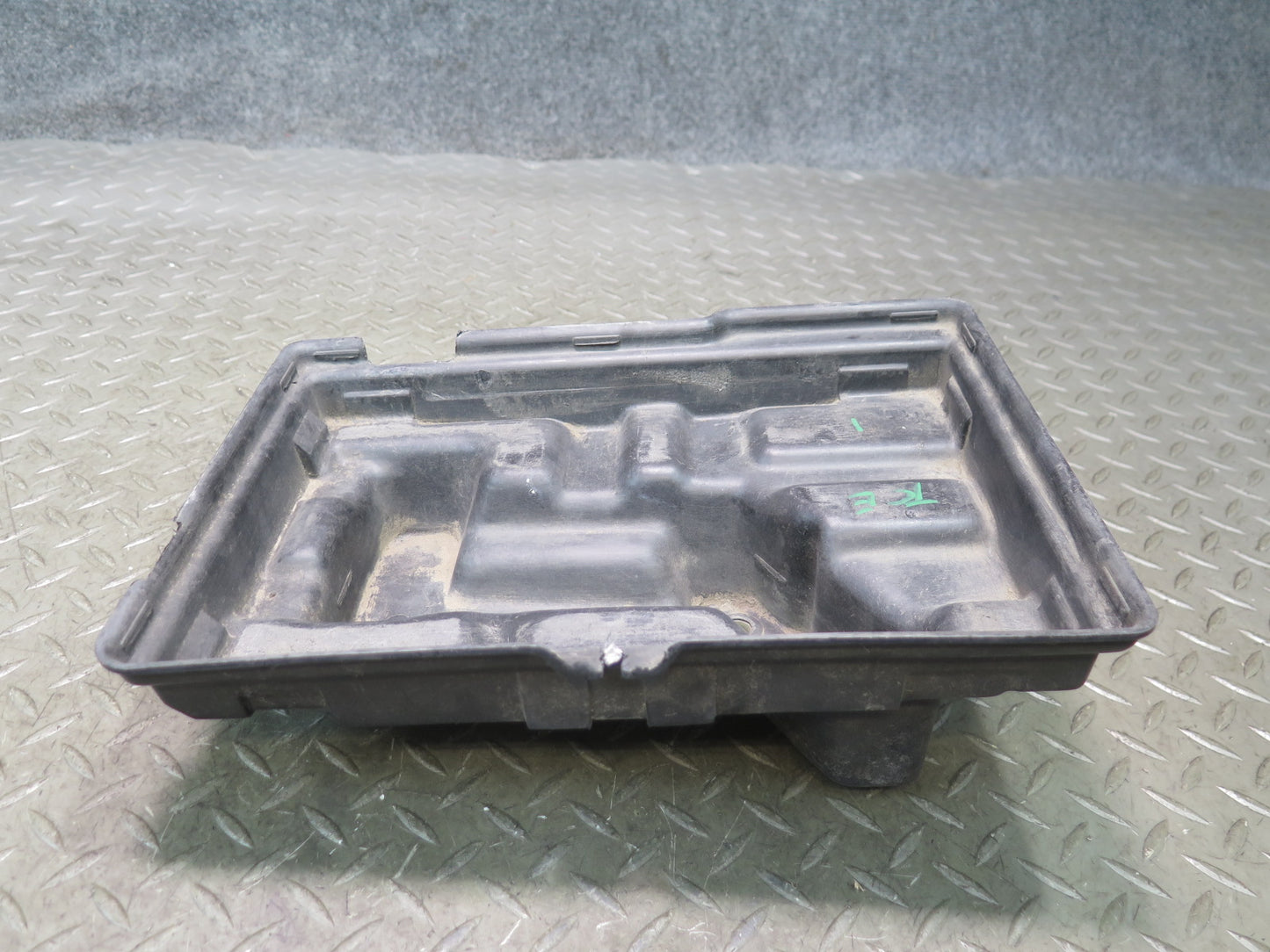 95-00 Toyota Celsior Lexus LS400 UCF20 Battery Tray Holder Bracket Support OEM