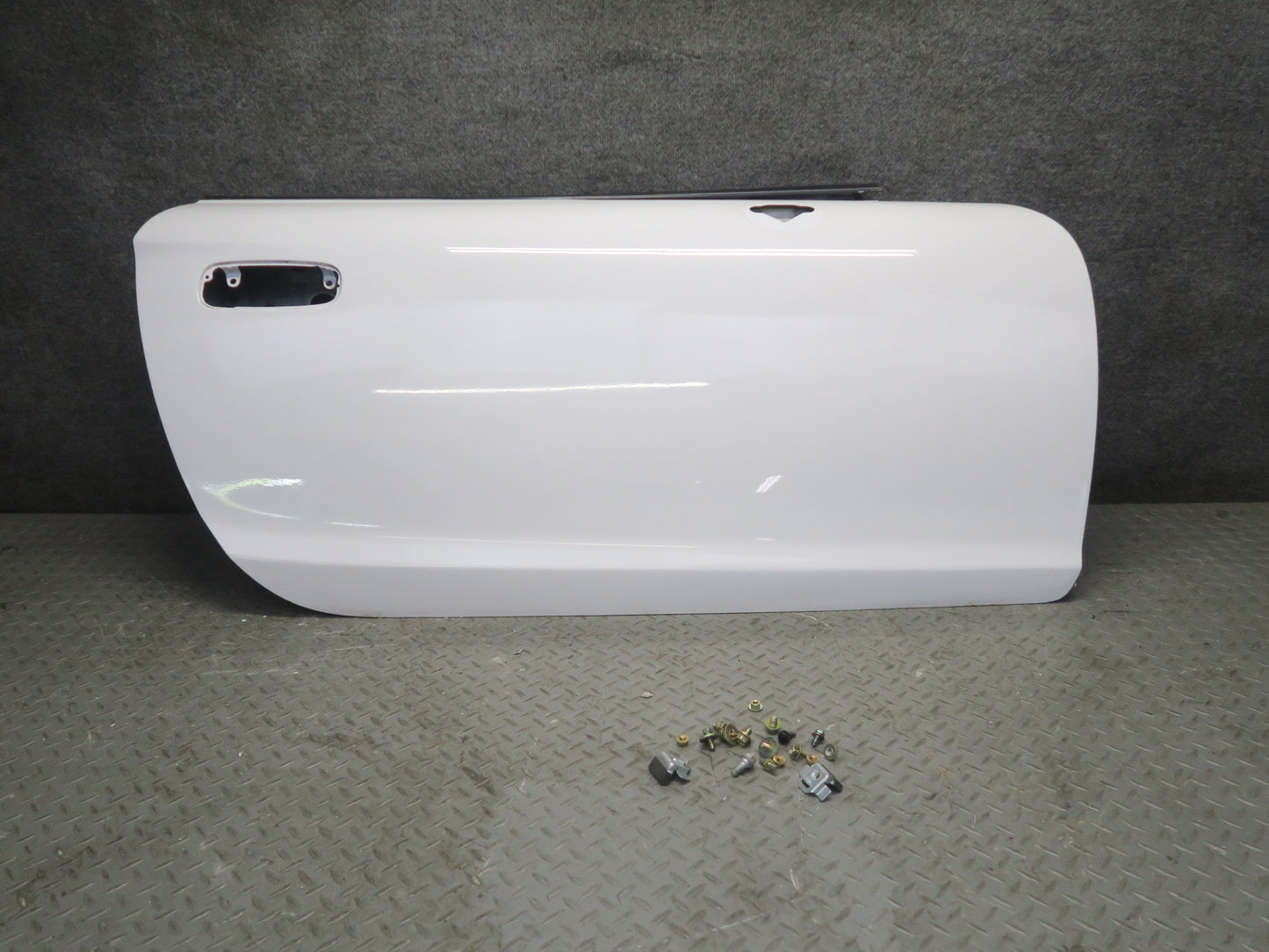 00-05 Toyota MR2 Spyder ZZW30L Right Door Shell Panel Super White OEM