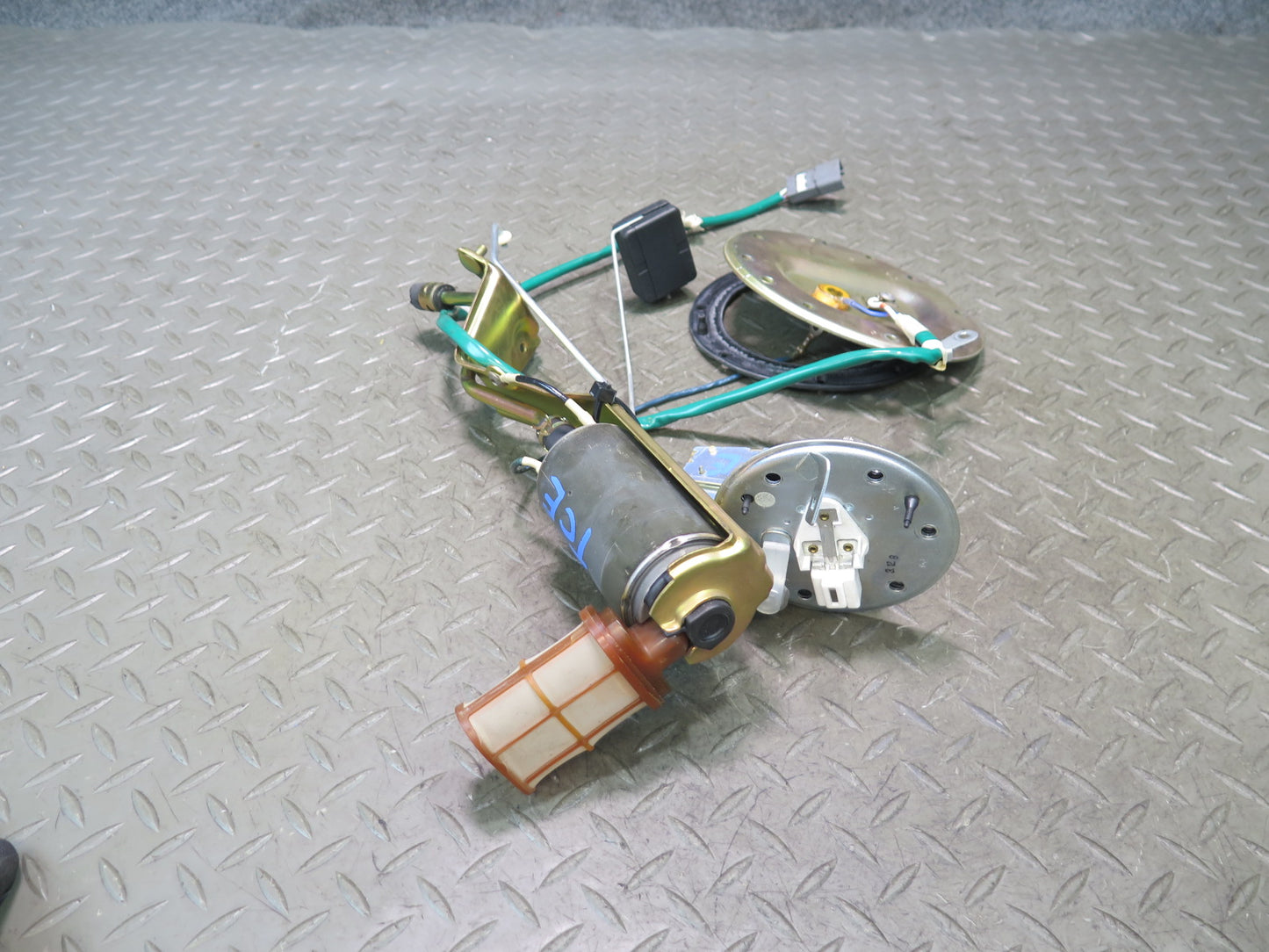 95-97 Toyota Celsior Lexus LS400 Fuel Pump Level Sensor Sending Unit Set OEM