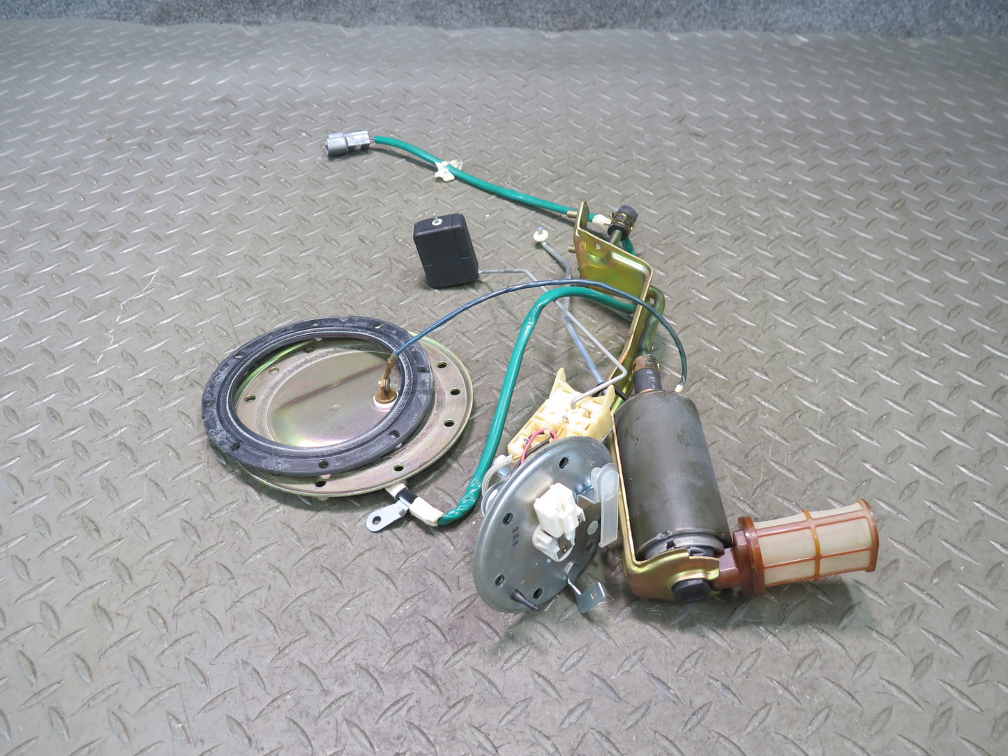 95-97 Toyota Celsior Lexus LS400 Fuel Pump Level Sensor Sending Unit Set OEM