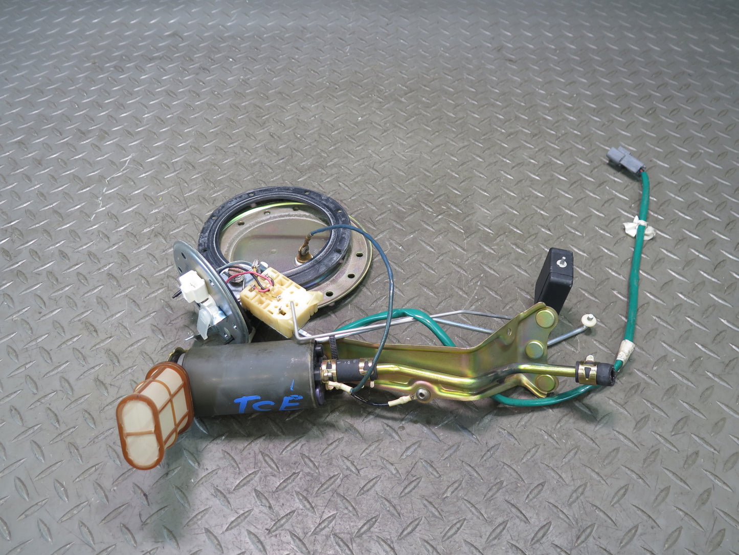 95-97 Toyota Celsior Lexus LS400 Fuel Pump Level Sensor Sending Unit Set OEM