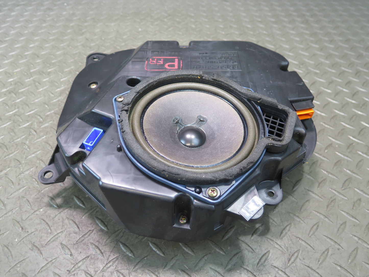 95-00 Toyota Celsior Lexus LS400 UCF20 Front Left & Right Door Speaker Set OEM