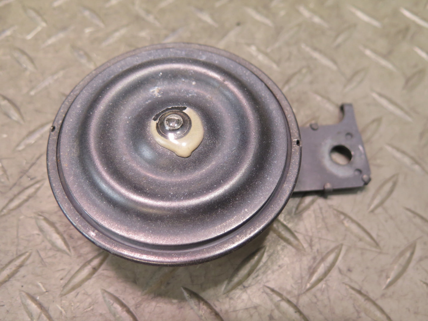 95-97 Toyota Celsior Lexus LS400 High & Low Tone Note Pitch Horn Signal Set OEM