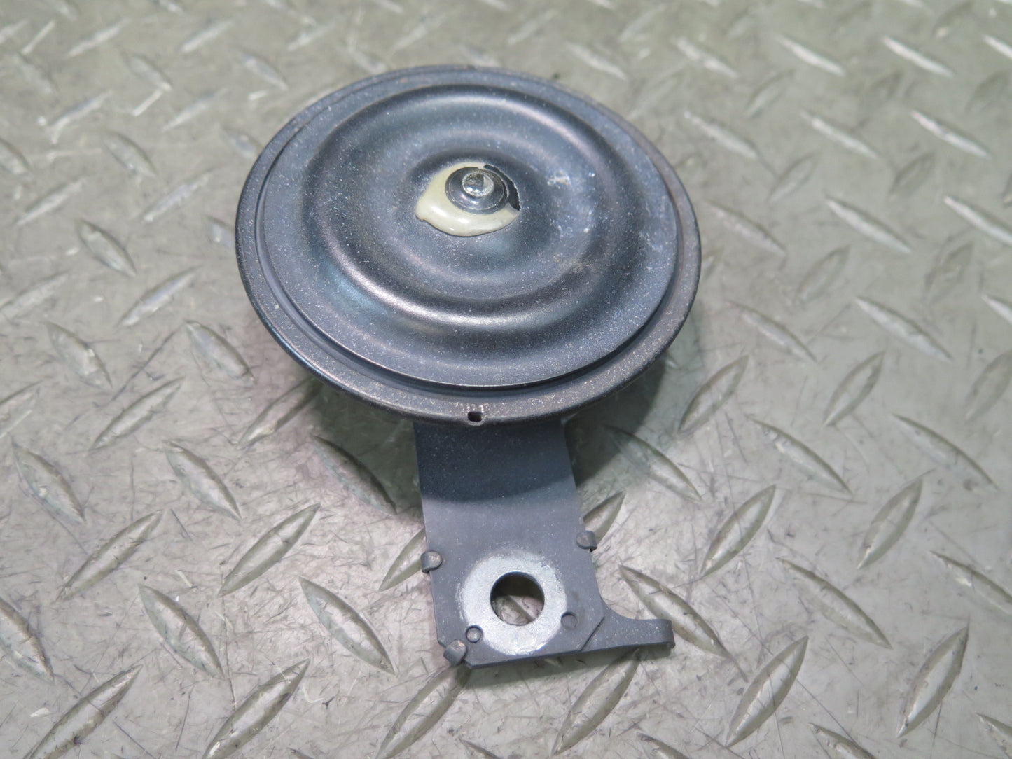 95-97 Toyota Celsior Lexus LS400 High & Low Tone Note Pitch Horn Signal Set OEM