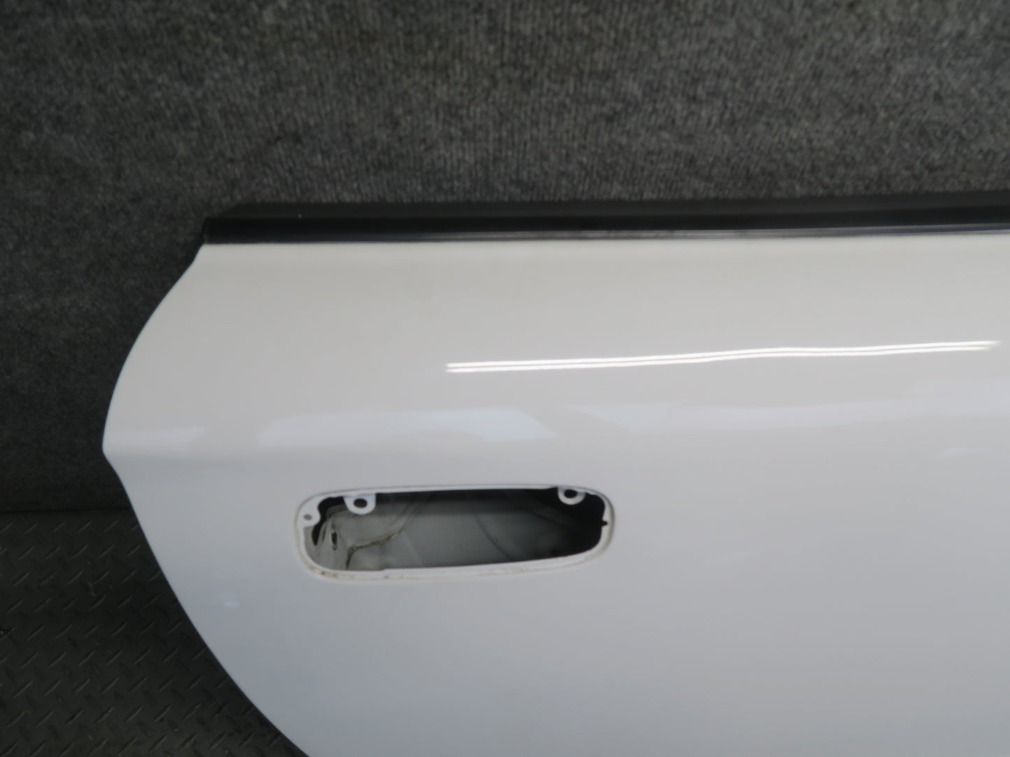 00-05 Toyota MR2 Spyder ZZW30L Right Door Shell Panel Super White OEM
