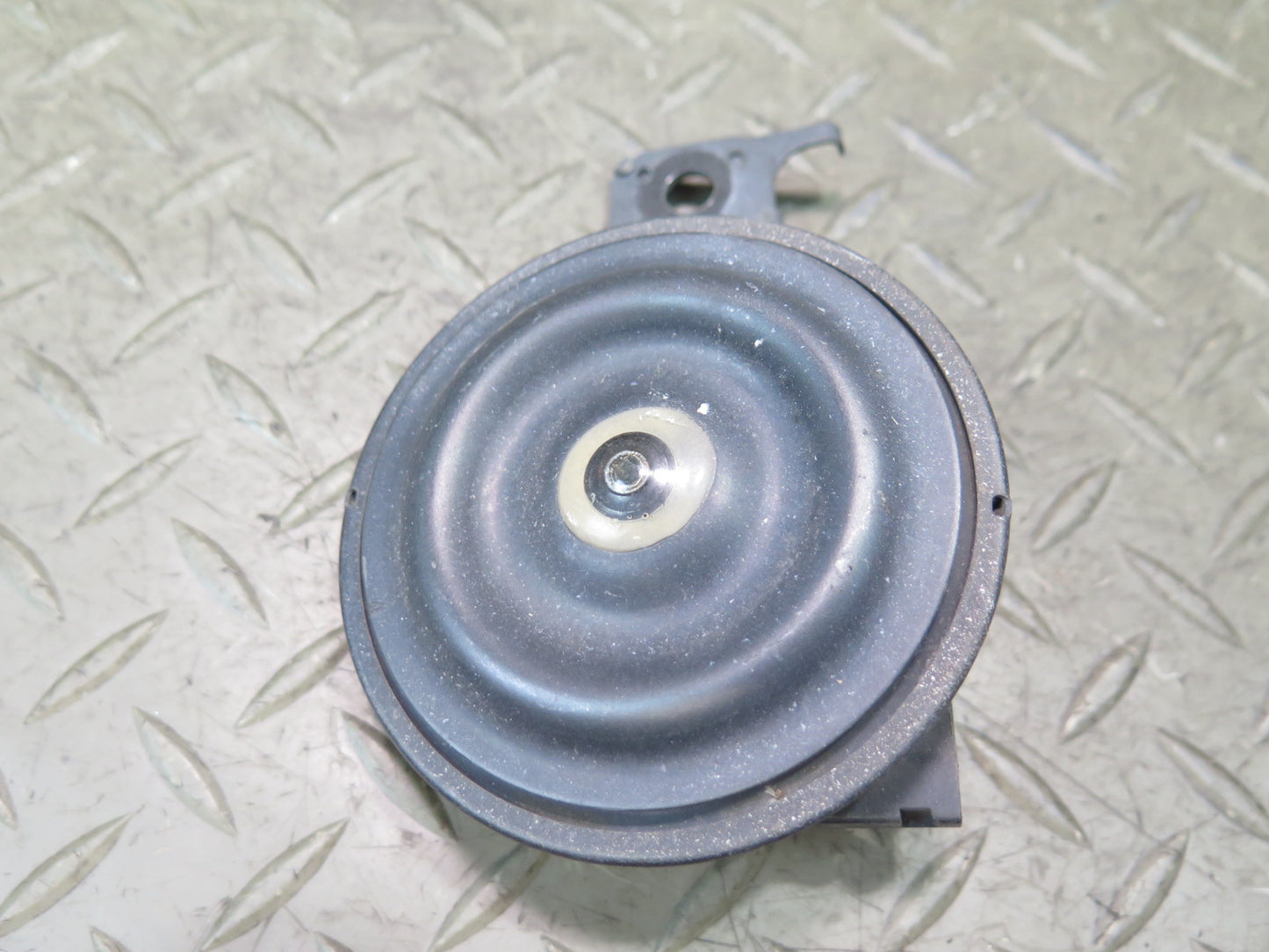 95-97 Toyota Celsior Lexus LS400 High & Low Tone Note Pitch Horn Signal Set OEM