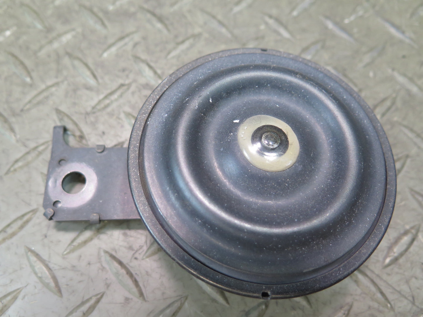 95-97 Toyota Celsior Lexus LS400 High & Low Tone Note Pitch Horn Signal Set OEM