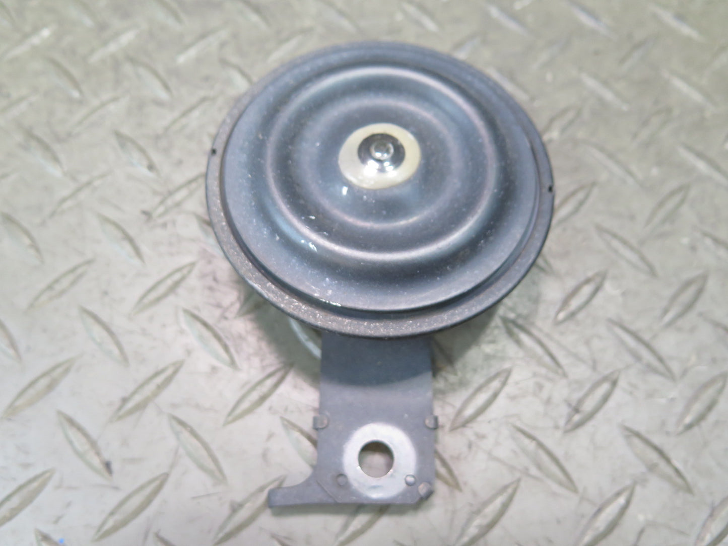 95-97 Toyota Celsior Lexus LS400 High & Low Tone Note Pitch Horn Signal Set OEM