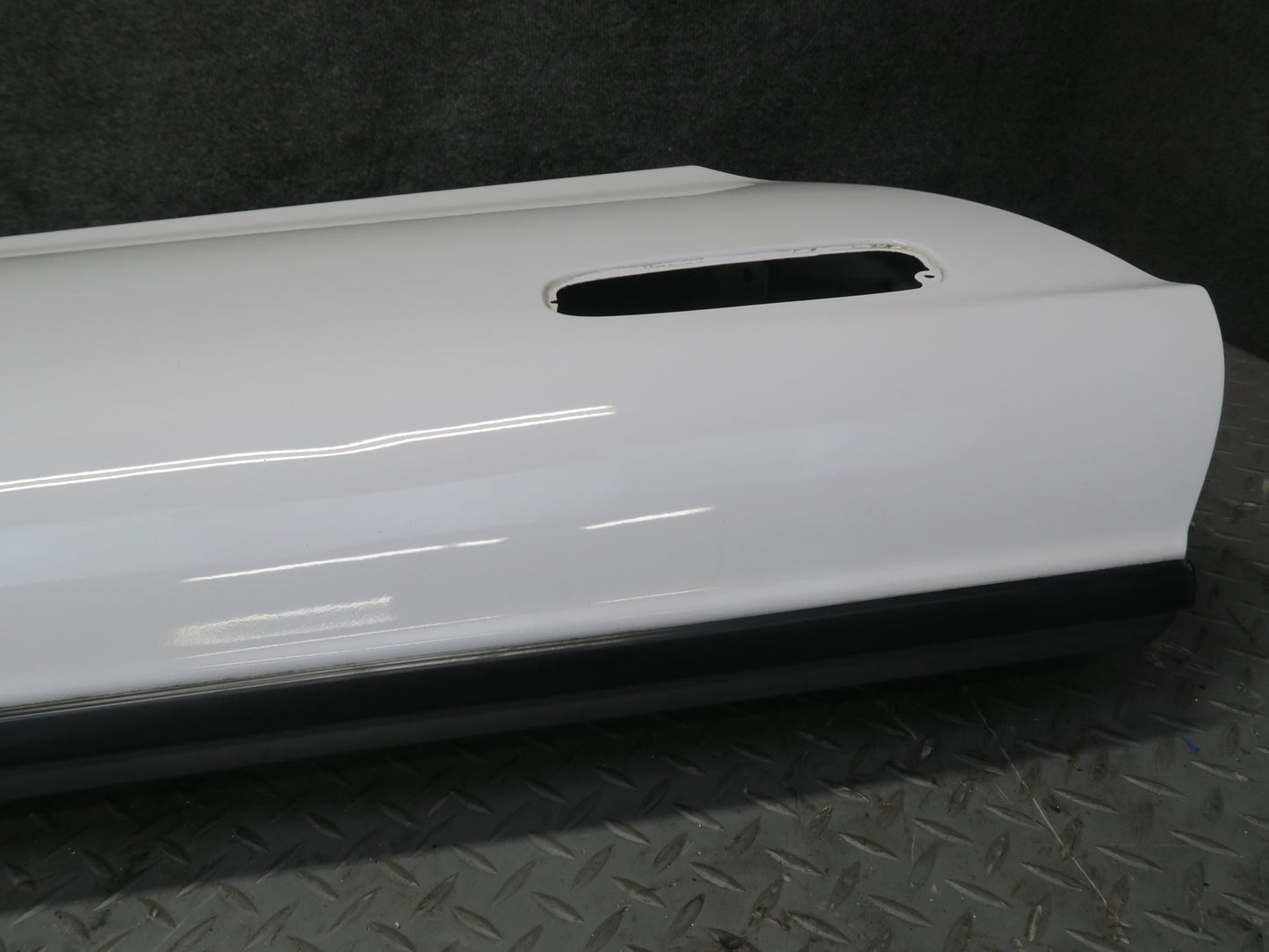 00-05 Toyota MR2 Spyder ZZW30L Right Door Shell Panel Super White OEM