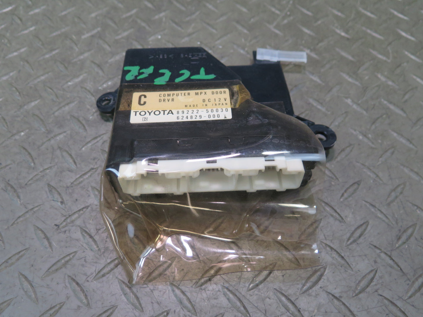95-97 Toyota Celsior UCF20 RHD Front Right Door Control Module 89222-50030 OEM