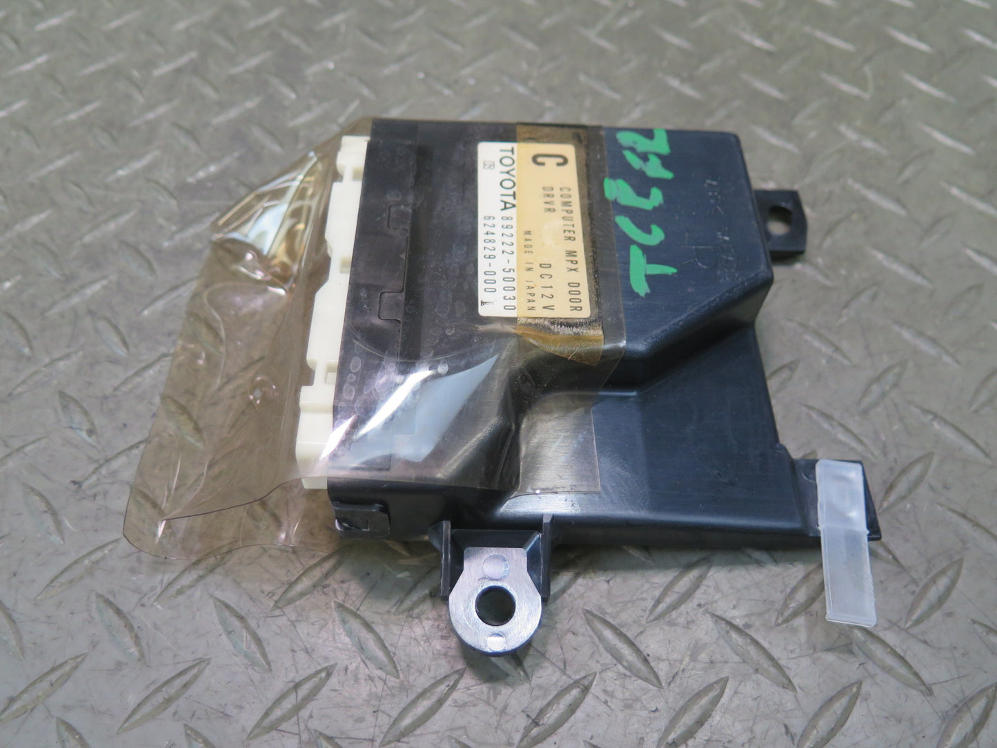 95-97 Toyota Celsior UCF20 RHD Front Right Door Control Module 89222-50030 OEM