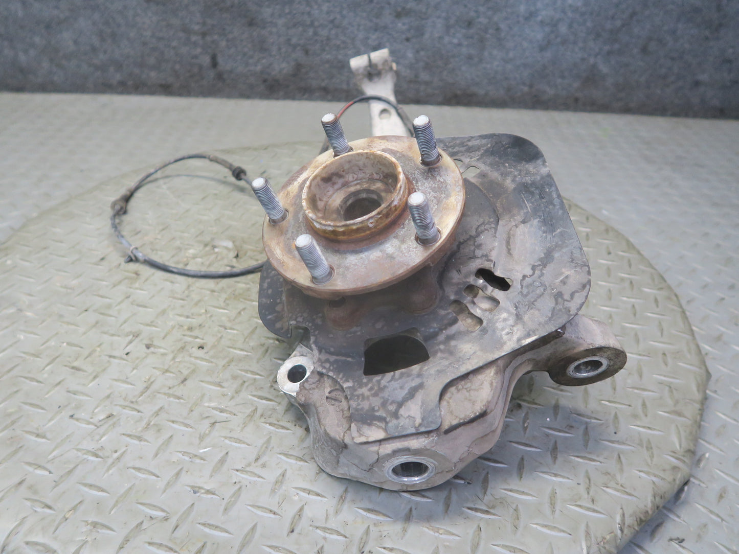 09-10 Nissan Z34 370Z Front Left Spindle Knuckle Wheel Hub Bearing OEM