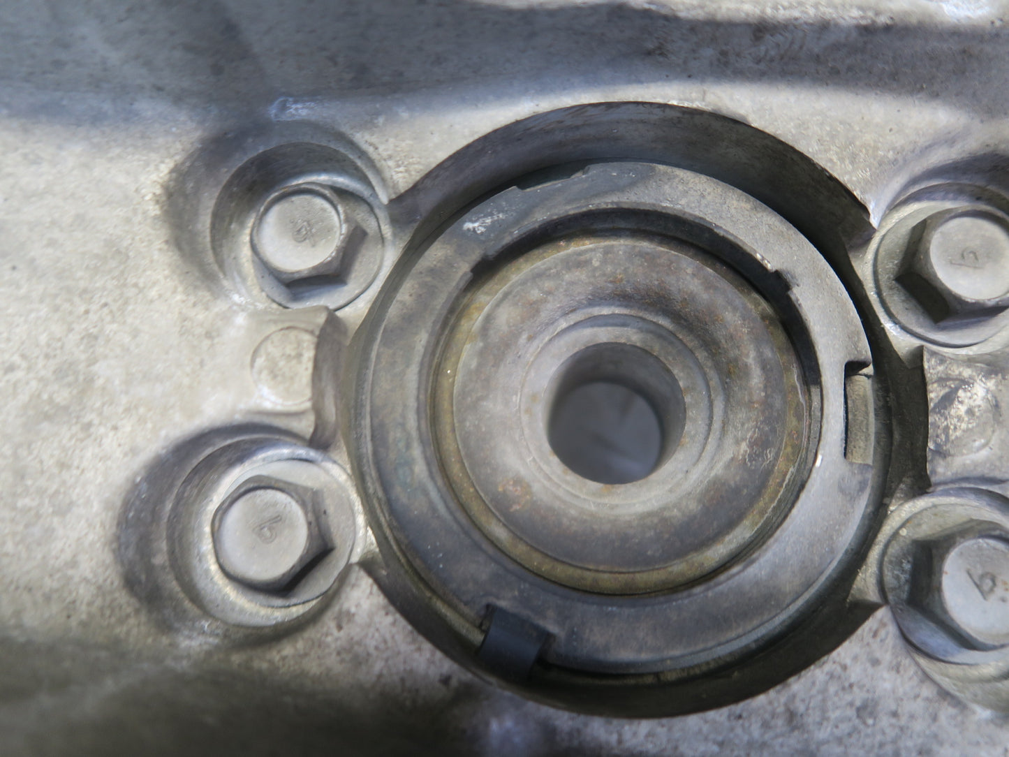 09-10 Nissan Z34 370Z Front Left Spindle Knuckle Wheel Hub Bearing OEM