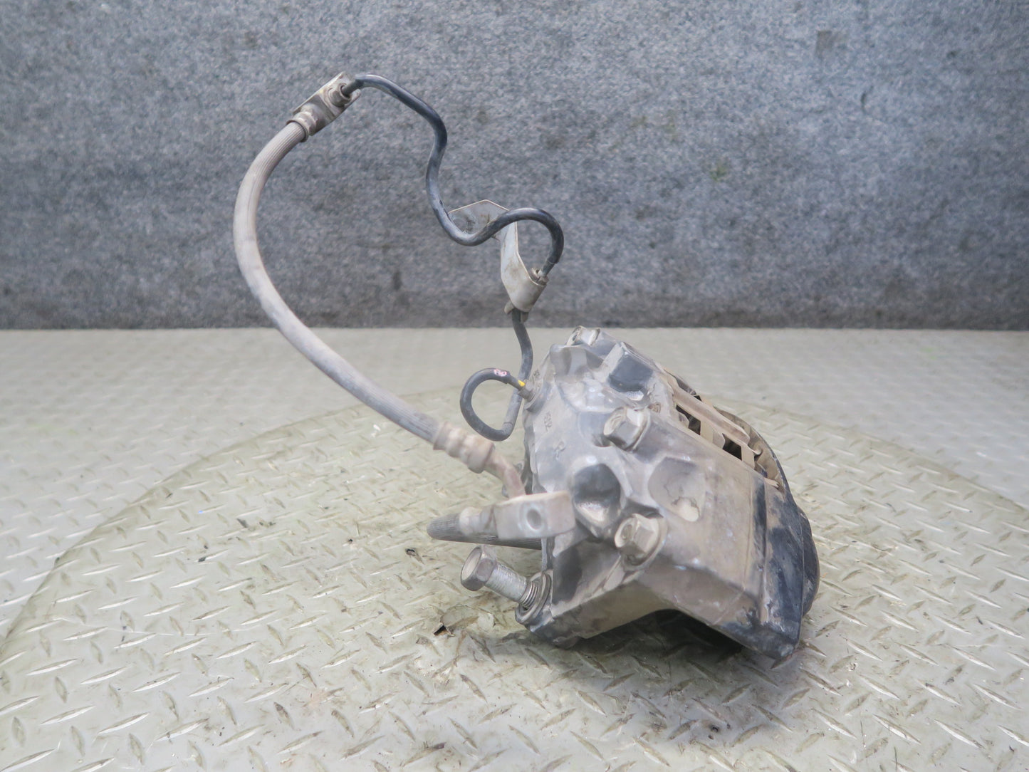 09-12 Nissan Z34 370Z Front Left & Right Sport Brake Caliper Set Akebono OEM
