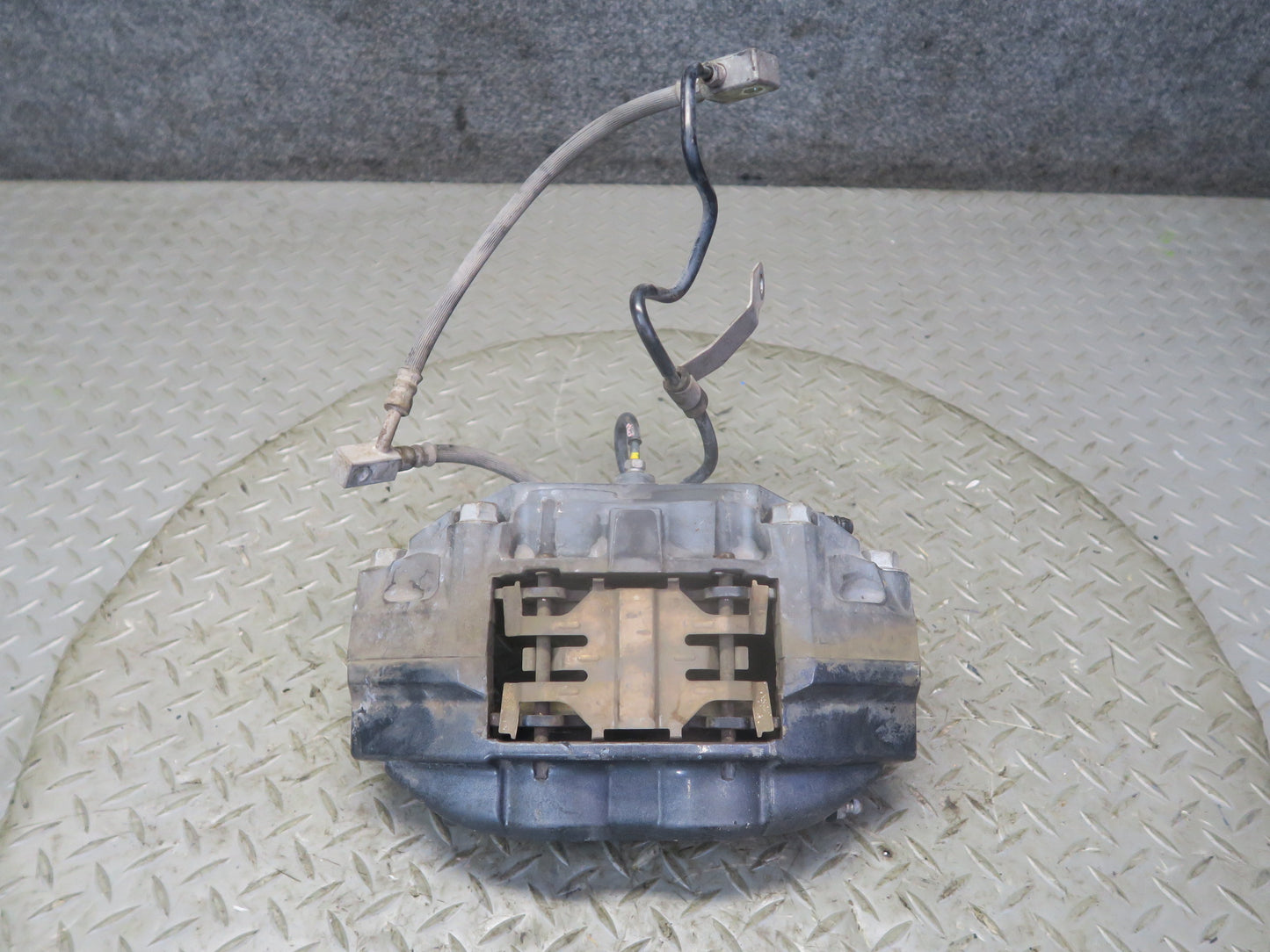 09-12 Nissan Z34 370Z Front Left & Right Sport Brake Caliper Set Akebono OEM