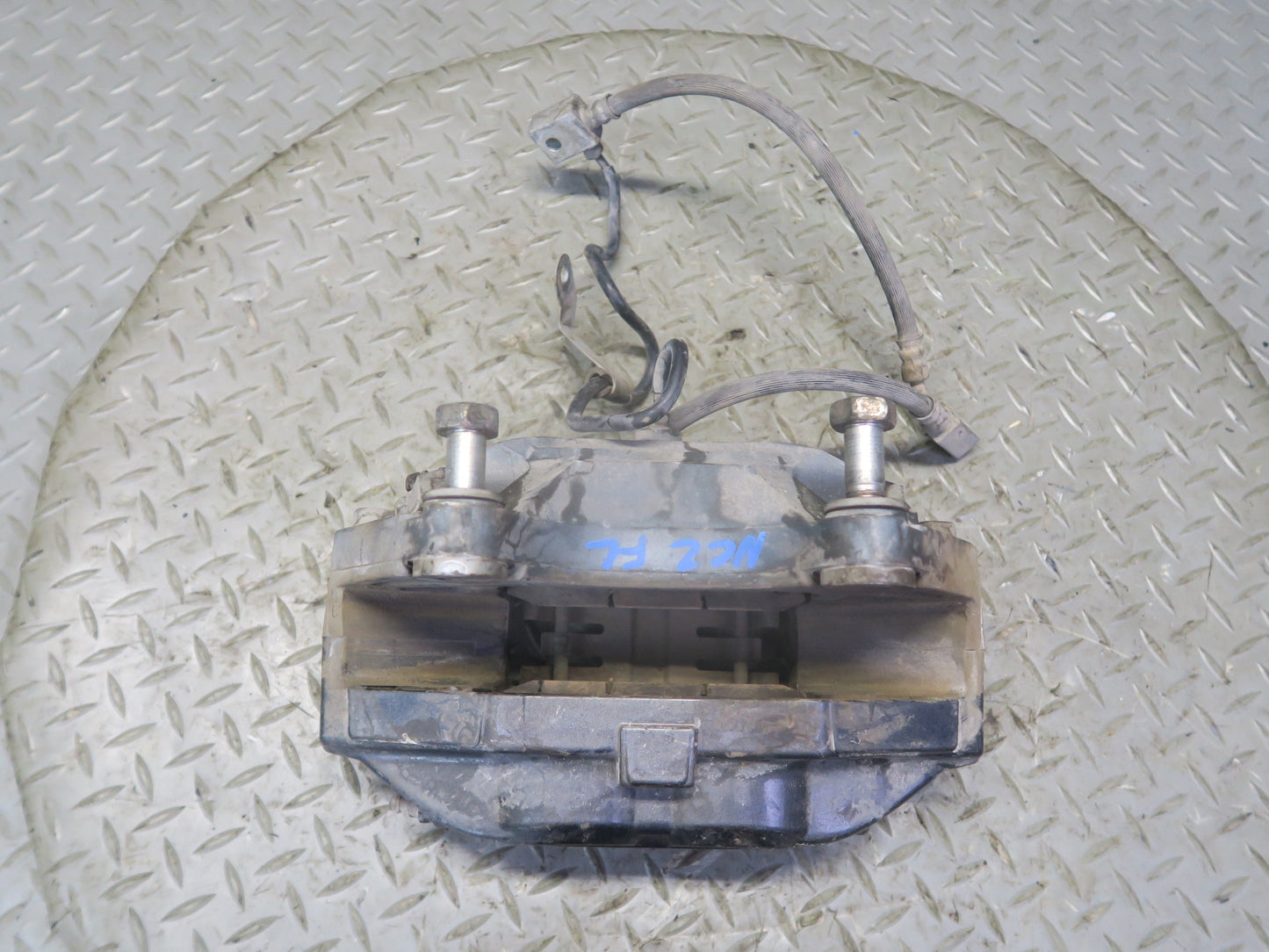 09-12 Nissan Z34 370Z Front Left & Right Sport Brake Caliper Set Akebono OEM