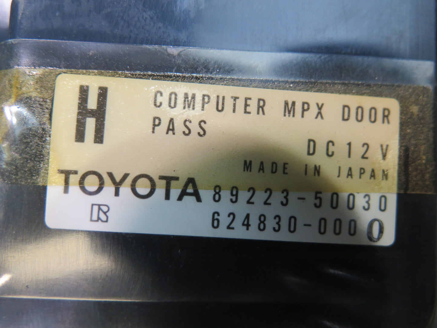 95-97 Toyota Celsior UCF20 RHD Front Left Door Control Module 89223-50030 OEM