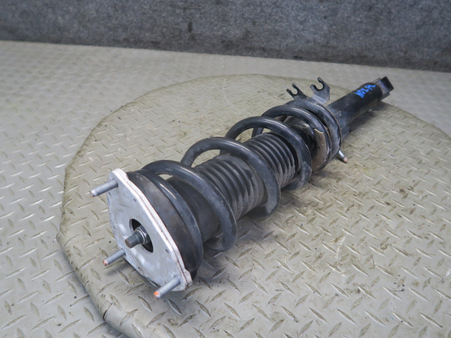 09-15 Nissan Z34 370Z RWD Set of 2 Front Left AND Right Strut Shock Absorber OEM