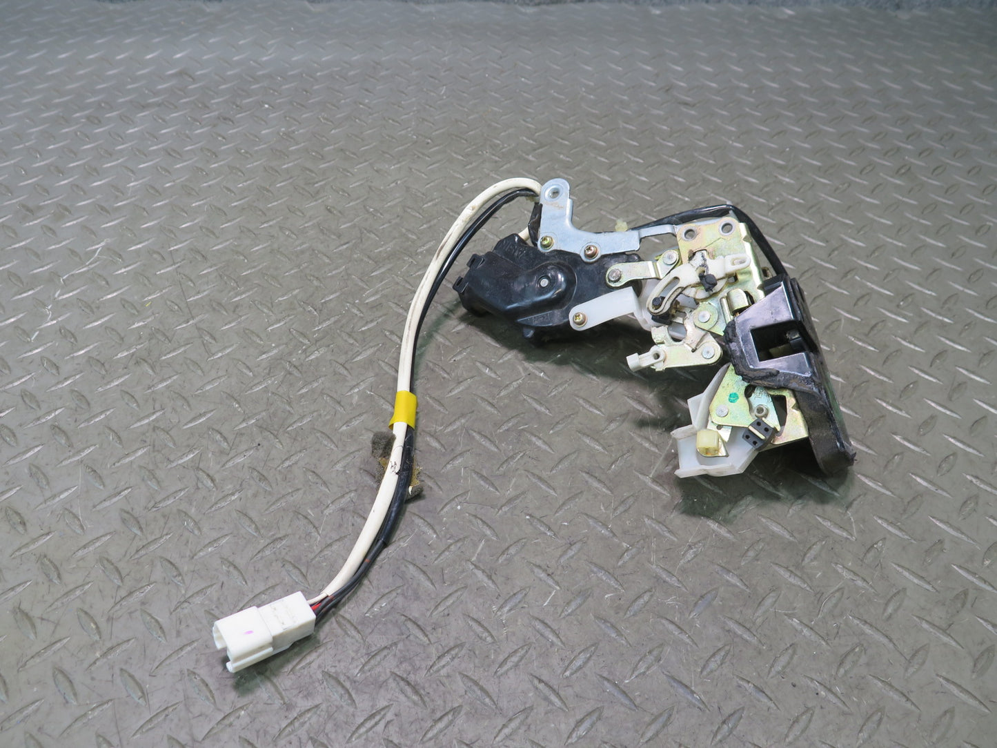 95-97 Toyota Celsior Lexus LS400 UCF20 Rear Left Door Lock Latch Actuator OEM