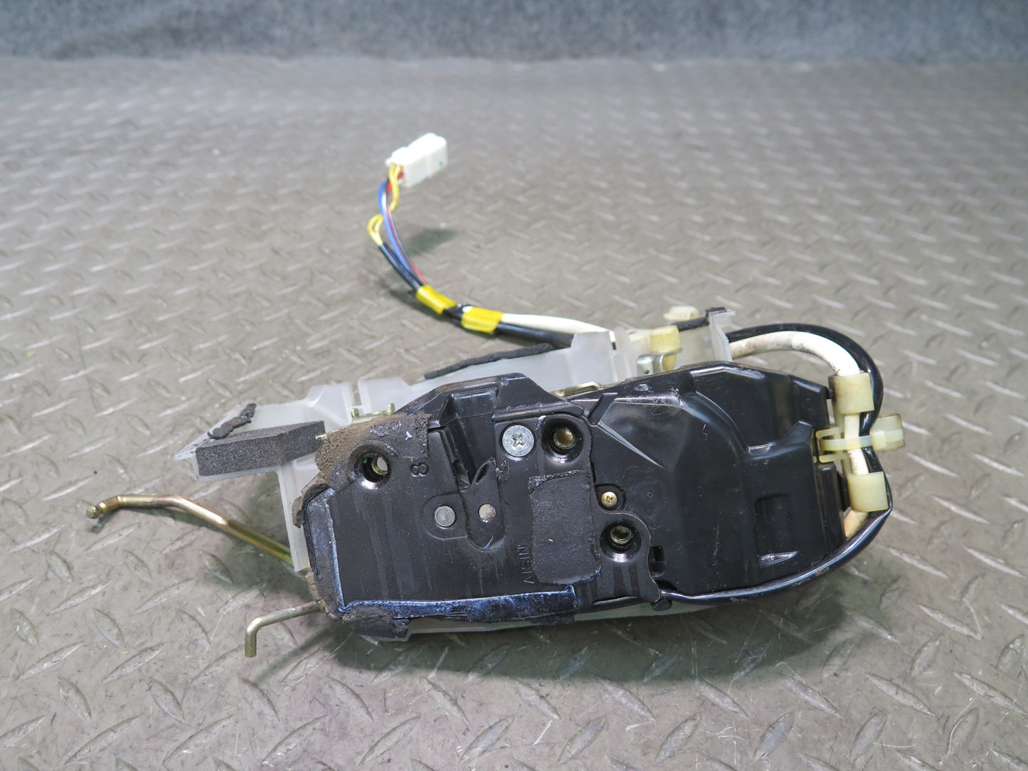 95-97 Toyota Celsior UCF20 RHD Front Left Door Lock Latch Actuator OEM