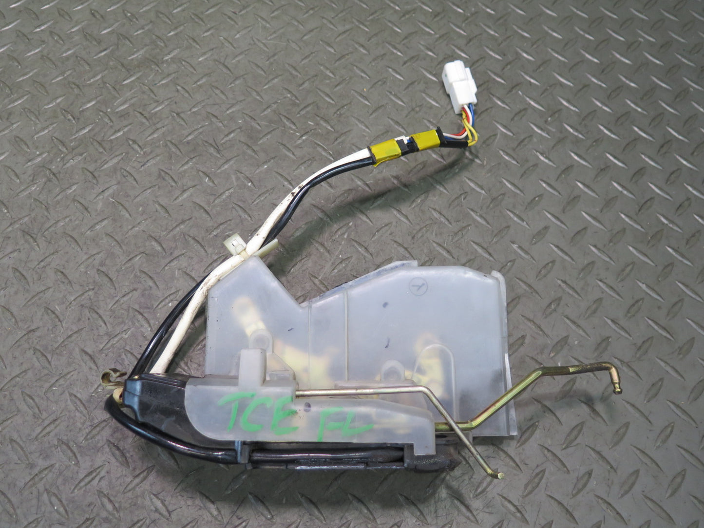 95-97 Toyota Celsior UCF20 RHD Front Left Door Lock Latch Actuator OEM