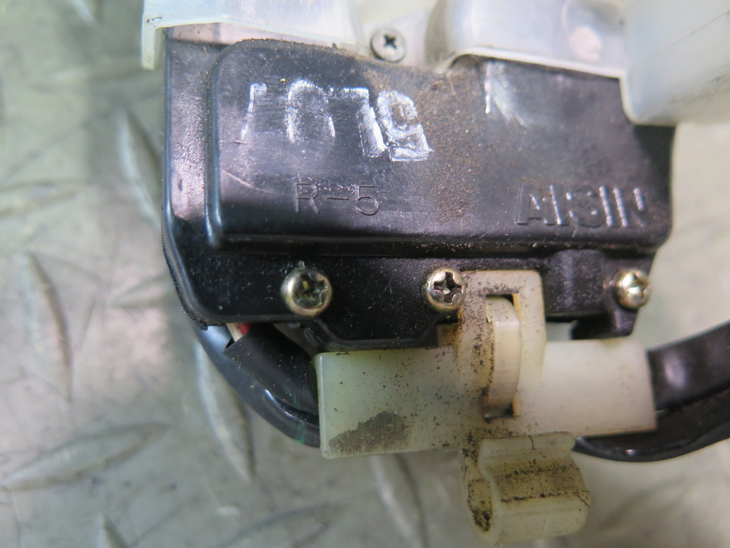 95-97 Toyota Celsior UCF20 RHD Front Left Door Lock Latch Actuator OEM