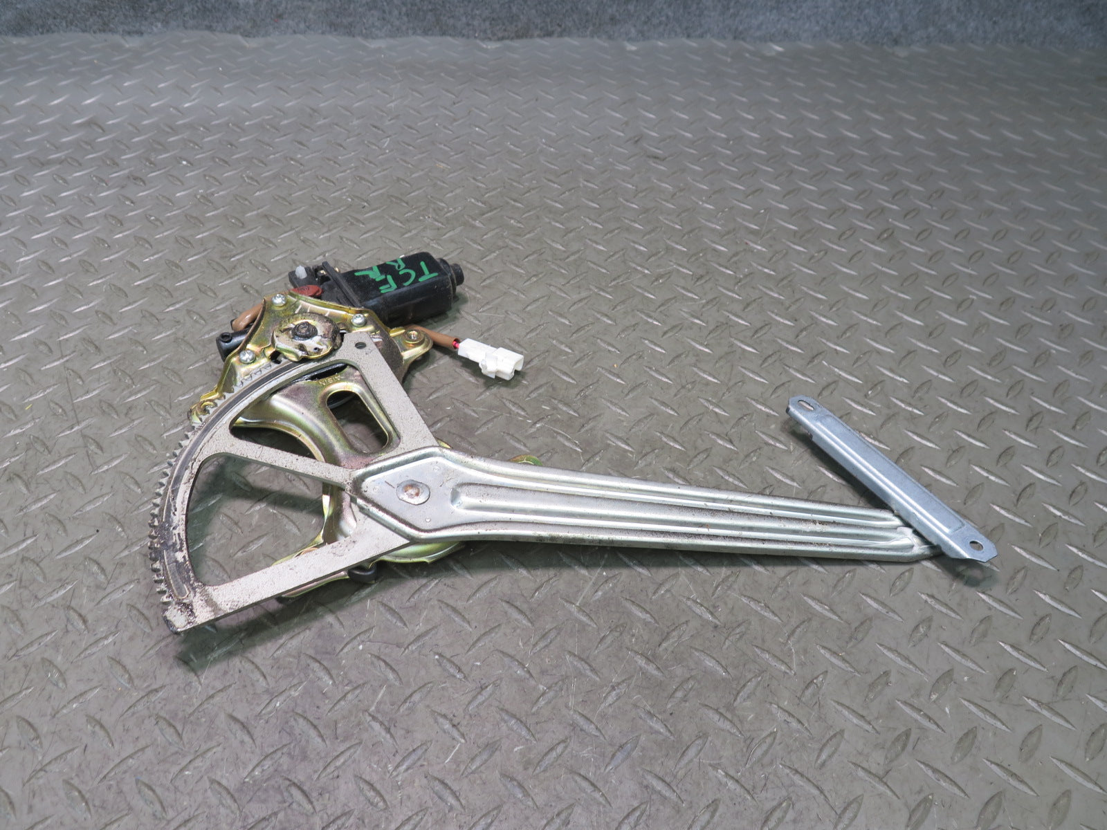 95-97 Toyota Celsior Lexus LS400 Rear Right Door Window Regulator w Mo ...