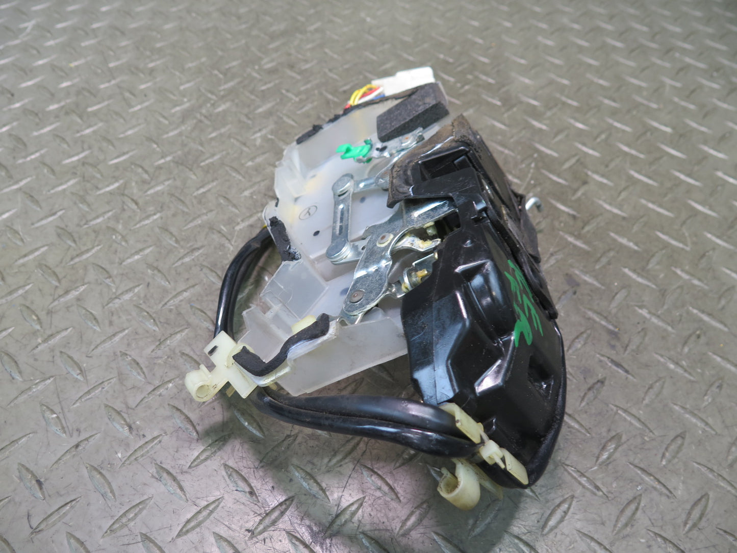 95-97 Toyota Celsior UCF20 RHD Front Right Door Lock Latch Actuator OEM