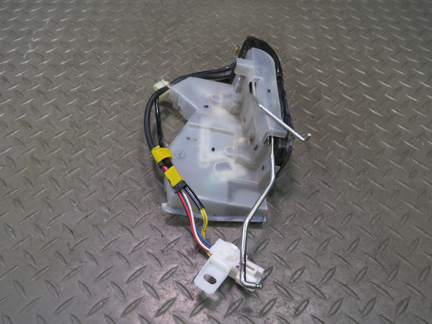 95-97 Toyota Celsior UCF20 RHD Front Right Door Lock Latch Actuator OEM