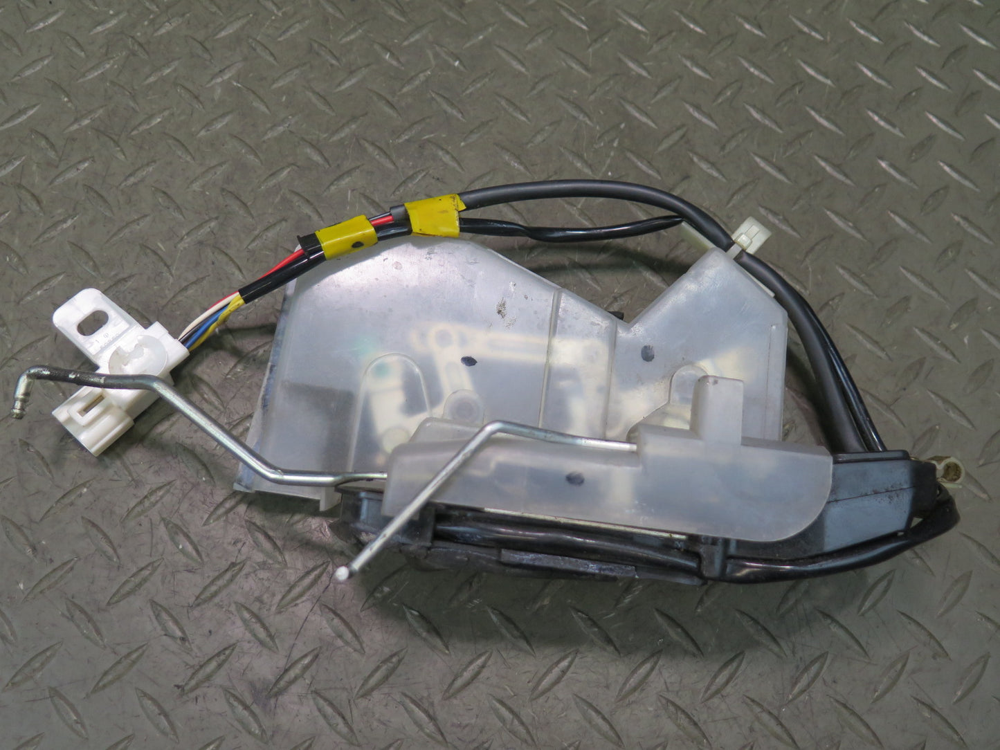 95-97 Toyota Celsior UCF20 RHD Front Right Door Lock Latch Actuator OEM