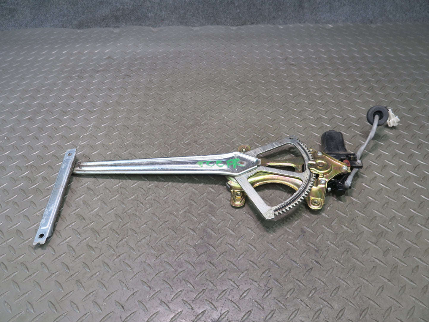 95-97 Toyota Celsior Lexus LS400 Front Right Door Window Regulator w Motor OEM