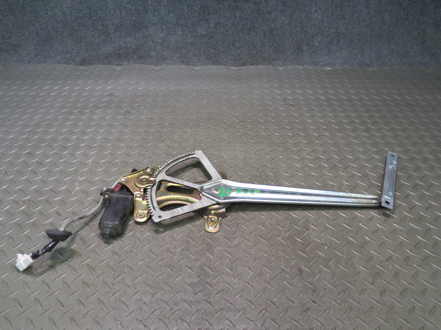 95-97 Toyota Celsior Lexus LS400 Front Right Door Window Regulator w Motor OEM
