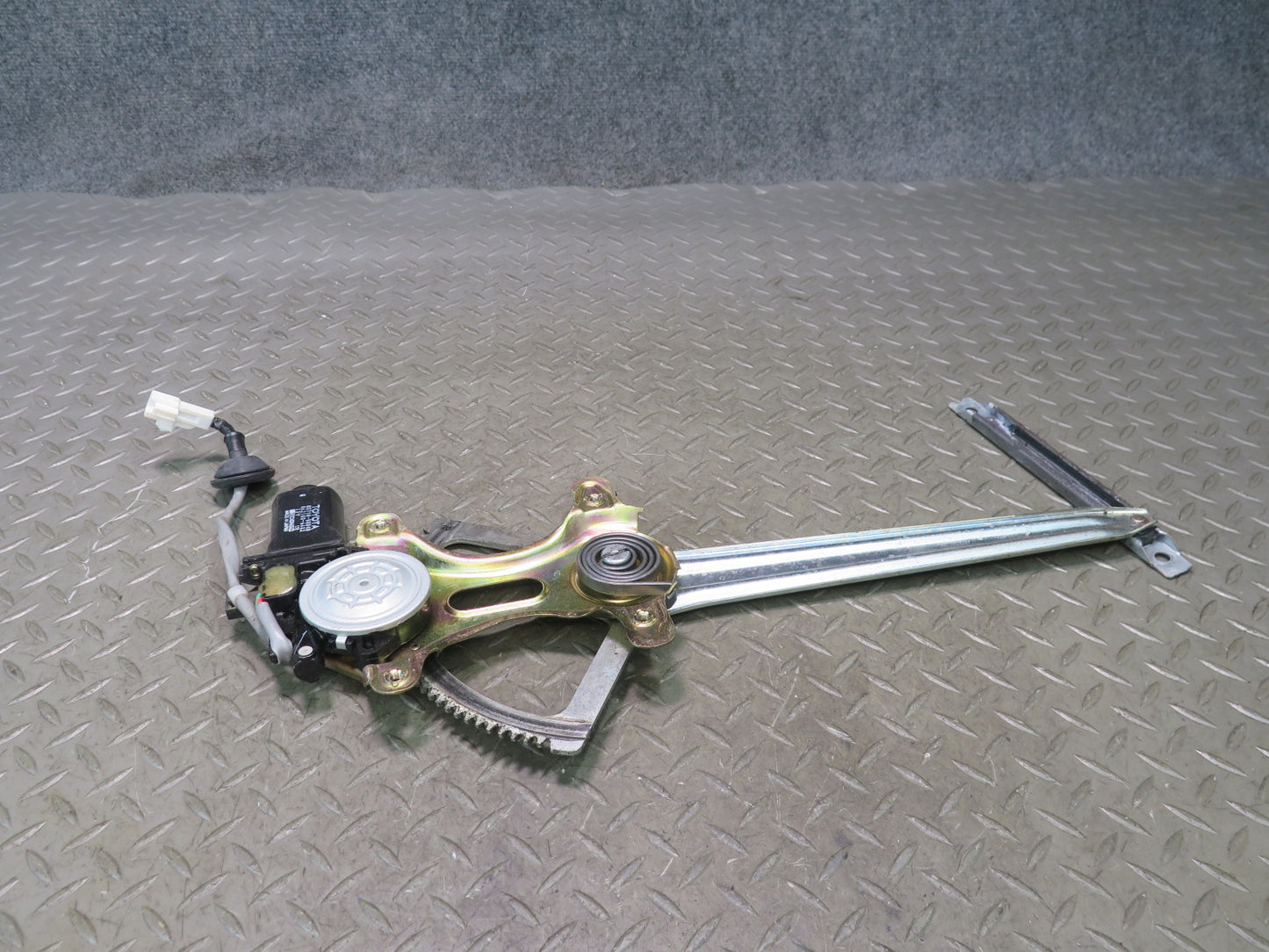 95-97 Toyota Celsior Lexus LS400 Front Right Door Window Regulator w Motor OEM