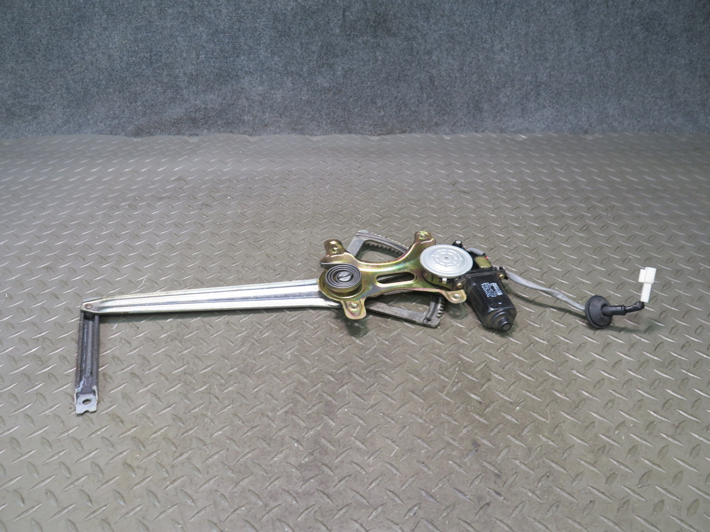 95-97 Toyota Celsior Lexus LS400 Front Right Door Window Regulator w Motor OEM