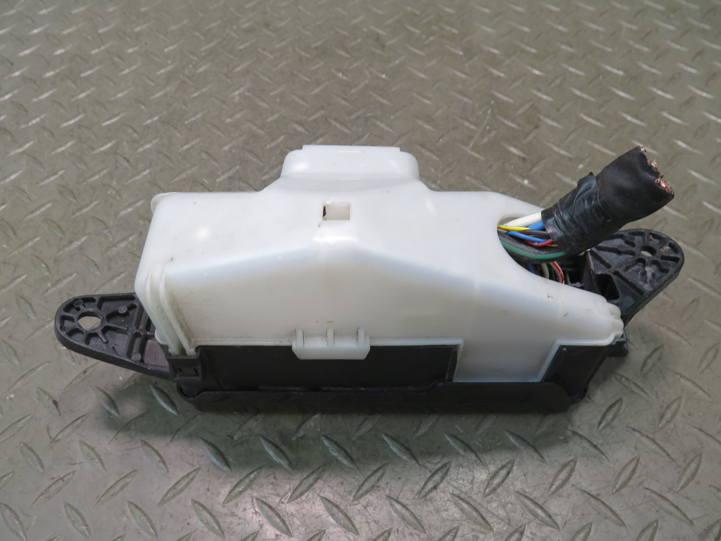 00-05 Toyota MR2 Spyder Front Left Luggage Compartment Fuse Relay Box OEM