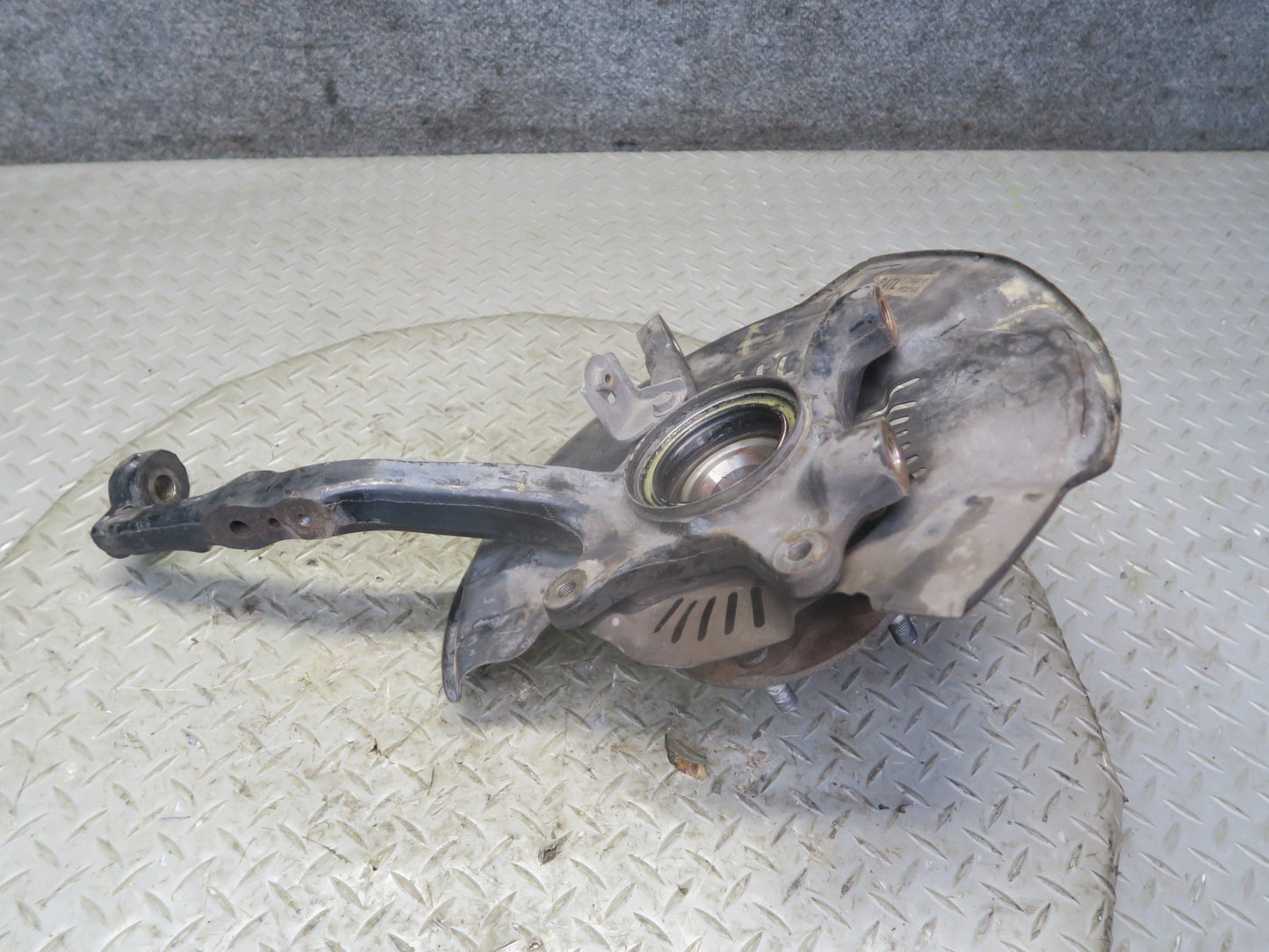 2010-2013 Lexus URJ150L GX460 AWD Front Left Side Spindle Knuckle Wheel Hub