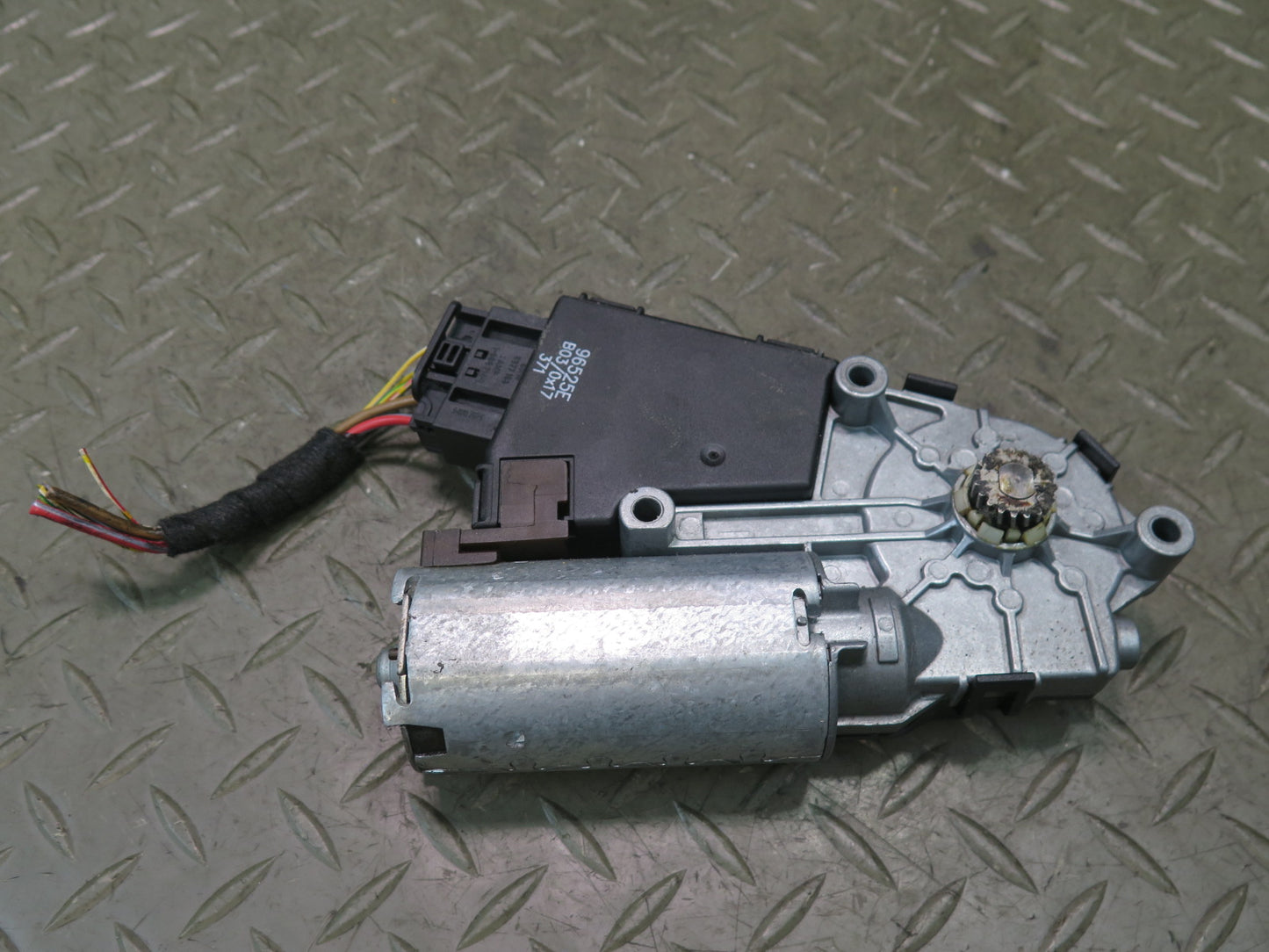 2001-2006 BMW E46 3-SERIES Sunroof Motor Drive Unit 6918977