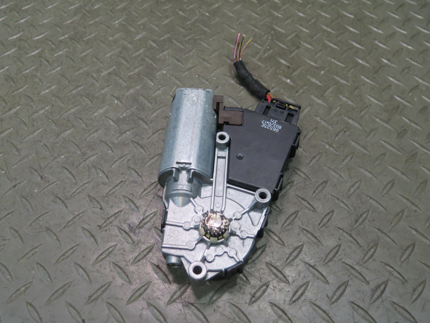 2001-2006 BMW E46 3-SERIES Sunroof Motor Drive Unit 6918977