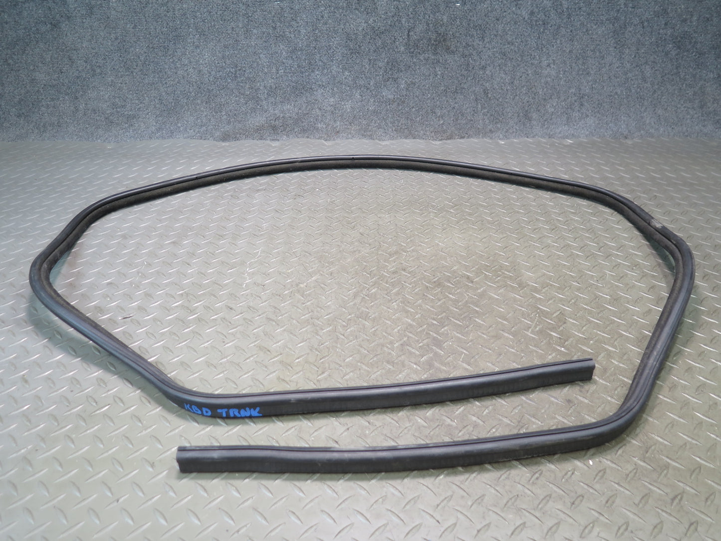 2001-2006 BMW E46 M3 Coupe Rear Trunk Weatherstrip Rubber Seal Gasket