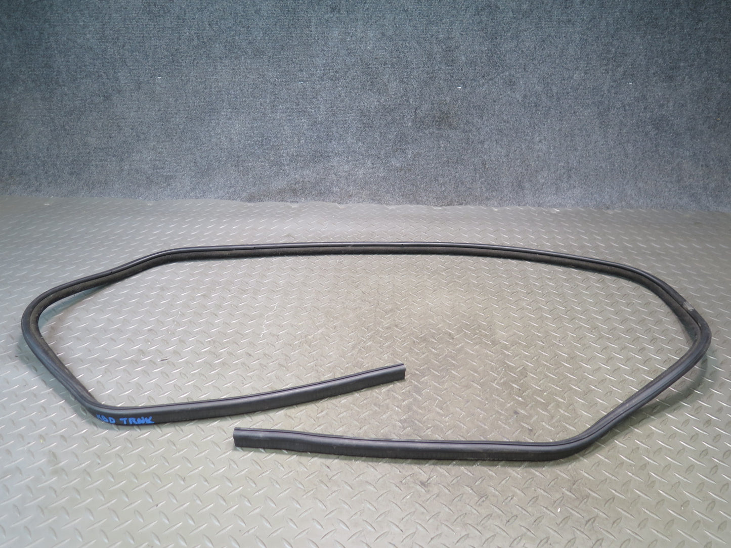 2001-2006 BMW E46 M3 Coupe Rear Trunk Weatherstrip Rubber Seal Gasket