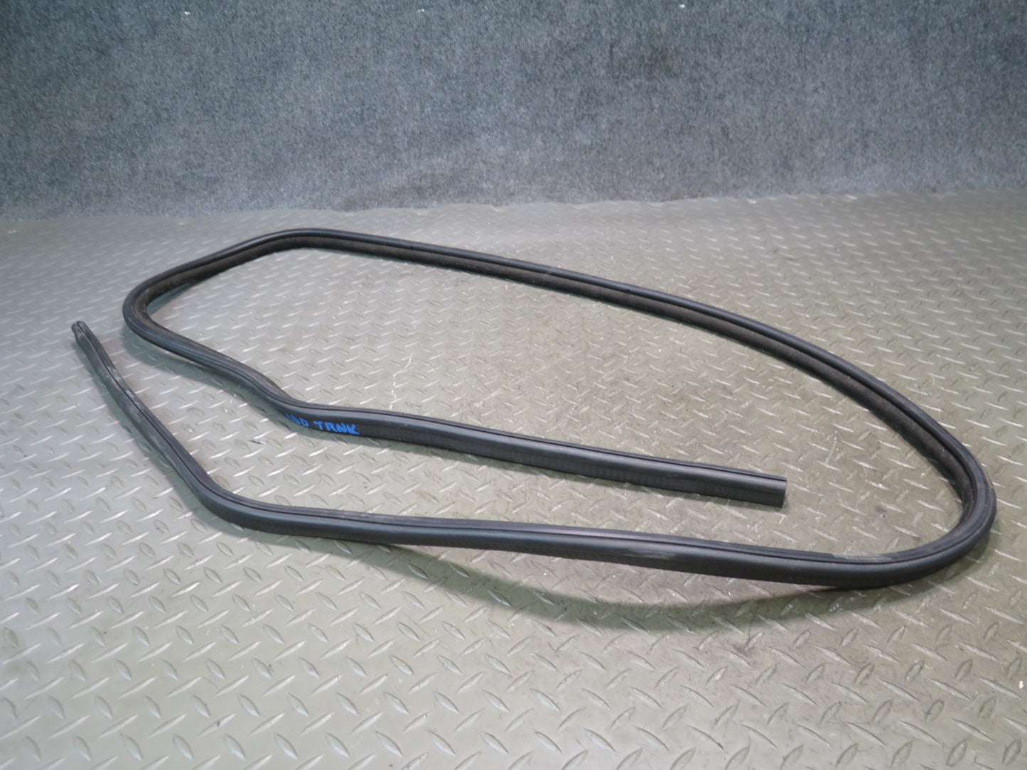 2001-2006 BMW E46 M3 Coupe Rear Trunk Weatherstrip Rubber Seal Gasket