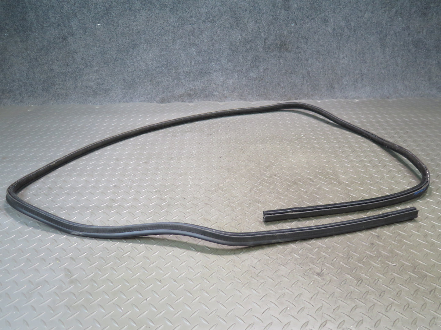 2001-2006 BMW E46 M3 Coupe Rear Trunk Weatherstrip Rubber Seal Gasket