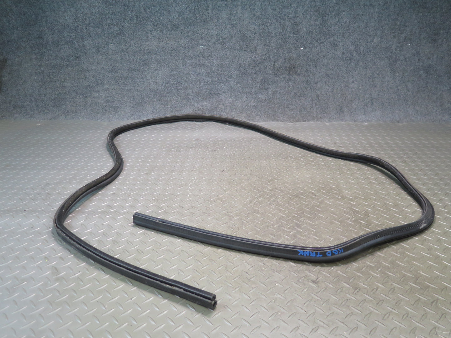 2001-2006 BMW E46 M3 Coupe Rear Trunk Weatherstrip Rubber Seal Gasket