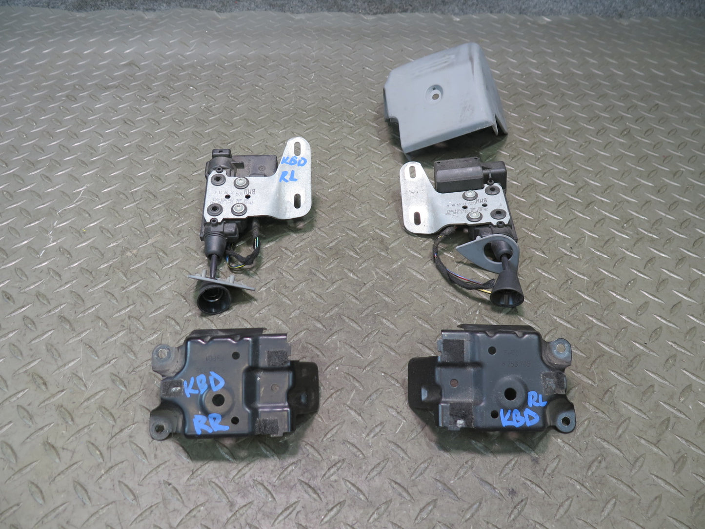 01-06 BMW E46 M3 Rear Left & Right Quarter Window Regulator Motor Bracket Set